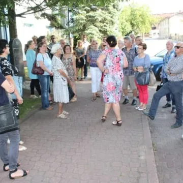 Spacer z rewitalizacją w tle