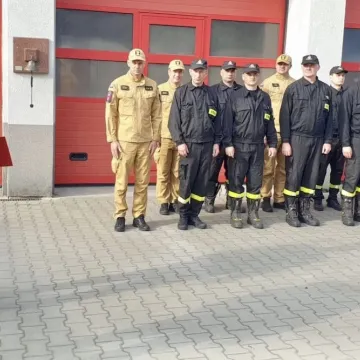 Życzenia i podziękowania dla strażaków. A w Warszawie awansowano strażaka z JRG Radomsko