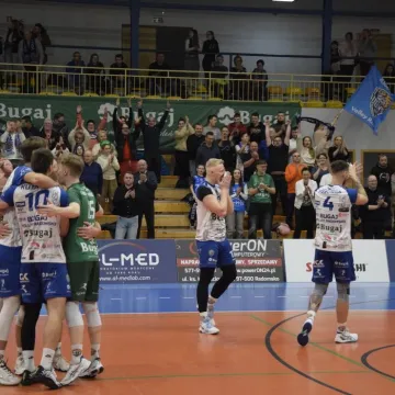 Czwarty tie-break z rzędu. Bugaj Volley Radomsko ulega Chełmcowi