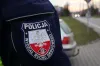 Mrugał światłami, by ostrzec innych przed policją. Sam nie miał prawa jazdy