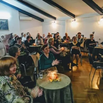 „Ten czas”. Ewa Kaczmarczyk promowała swój tomik poezji