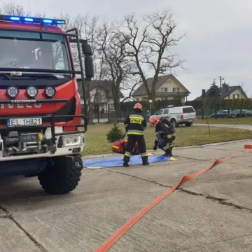 Strażacy ćwiczyli akcję ratowniczą w DPS w Radziechowicach Drugich