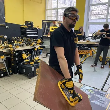 Akademia DeWalt w „Mechaniku”. Prestiżowy program tylko dla 10 szkół w kraju