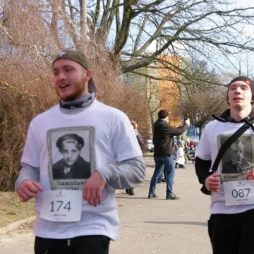 Pobiegli Tropem Wilczym