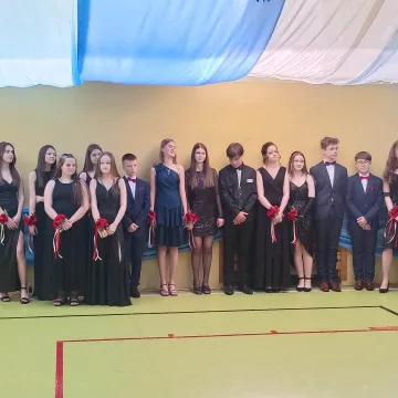 Bal na zakończenie ósmej klasy w PSP nr 2 w Radomsku