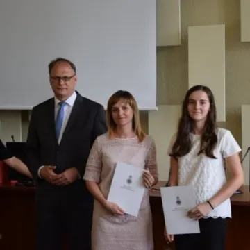 Prezydent nagrodził uzdolnionych uczniów 