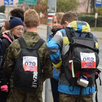 Wyruszyli na trasę VIII Pieszego Maratonu Niepodległości