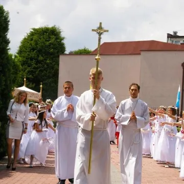 Boże Ciało w Radomsku. Z powodu epidemii procesje wokół kościołów
