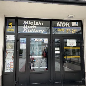 Podpisano umowę na dofinansowanie remontu sali widowiskowej MDK w Radomsku