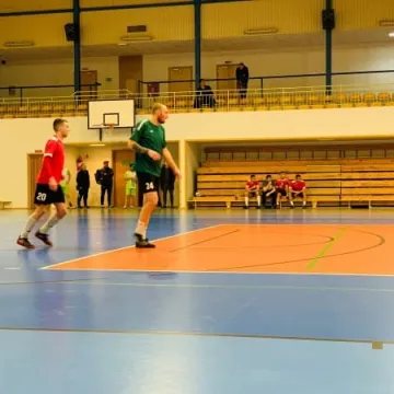 OSTR Bugaj na czele halówki