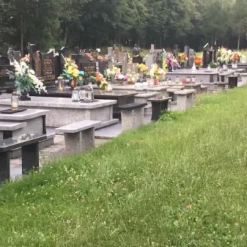 Cmentarz na ul. Piaskowej samowolą budowlaną?