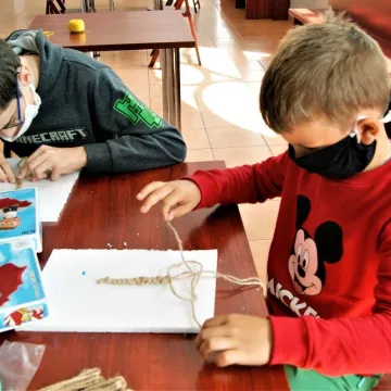 Warsztaty z rękodzieła ludowego w muzeum w Radomsku