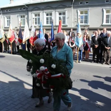 Odsłonięcie tablicy poświęconej żołnierzom KWP