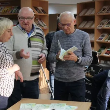 Spotkanie autorskie z Ewą Kaczmarczyk w bibliotece w Radomsku