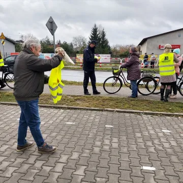 Bezpieczny powiat radomszczański. Kamizelki od policji i starostwa