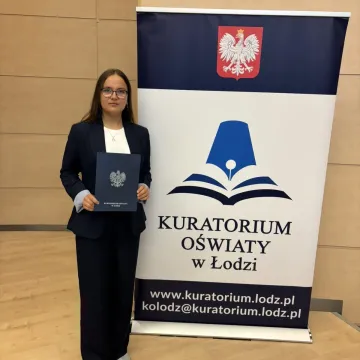 Uczennica PSP w Strzelcach Małych odebrała dyplom Laureata Konkursu Kuratoryjnego z geografii