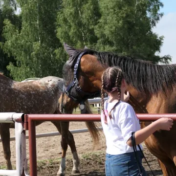 Inauguracja wakacji w Stajni Gowarzów. Były atrakcje dla całych rodzin