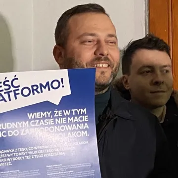 Poseł Anna Milczanowska mówi: „Cześć Platformo!”. I przekazuje ściągawkę