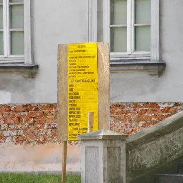 Rozpoczęła się renowacja ścian Klasztoru Ojców Franciszkanów w Radomsku