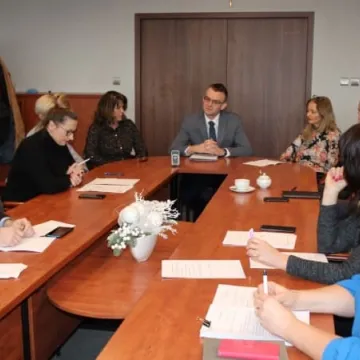 Dzwon zamiast butelkomatu?