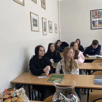 Dzień Owarty w II LO w Radomsku. Ósmoklasiści poznali szkołę od środka