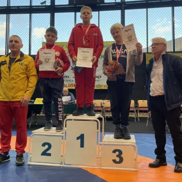 Udany memoriał w Katowicach. Dwanaście medali dla zapaśników ZKS Radomsko