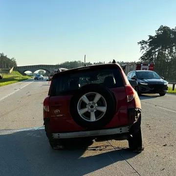 Kierujący toyotą wjechał w bariery energochłonne na A1