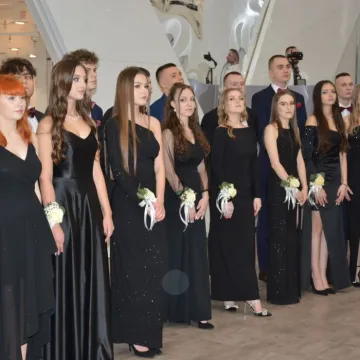 Studniówkowy bal maturalny I LO w Radomsku