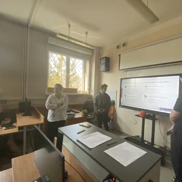 Jak chronić się przed zagrożeniami w sieci? Warsztaty dla seniorów w ZSE-E w Radomsku