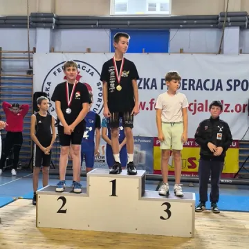 Herosi z Radomska z medalami w Dobryszycach