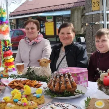 Wielkanocny kiermasz w Wielgomłynach