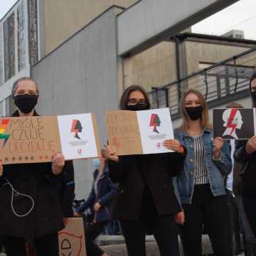 Ulicami Radomska przeszedł marsz sprzeciwiający się wyrokowi Trybunału Konstytucyjnego