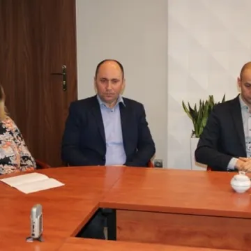 Dzwon zamiast butelkomatu?