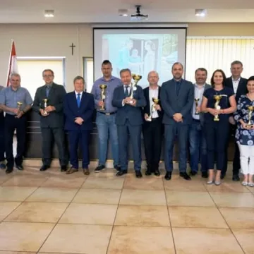 Starostwo Powiatowe  wygrywa spartakiadę samorządowców