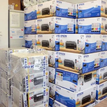 Sprzęt komputerowy trafi do dzieci umieszczonych w pieczy zastępczej