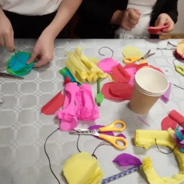 Pisanki i pająki ludowe ożywiły tradycję w Gidlach