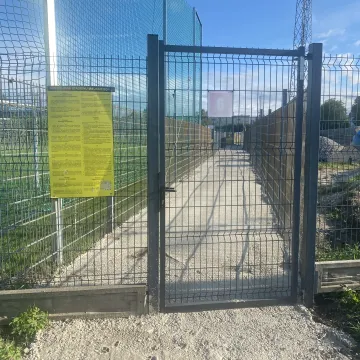 Stara trybuna zniknęła ze stadionu miejskiego