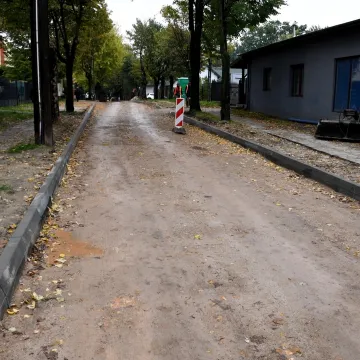 Piotrków Tryb.: Staszica na ostatniej prostej