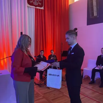 Elektryk pożegnał absolwentów. Teraz czas na maturę