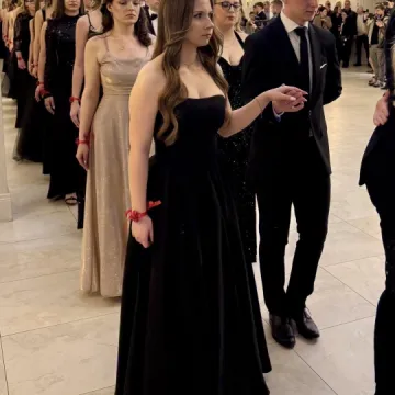 Odliczanie do matury rozpoczęło się eleganckim balem w LO Przedborzu