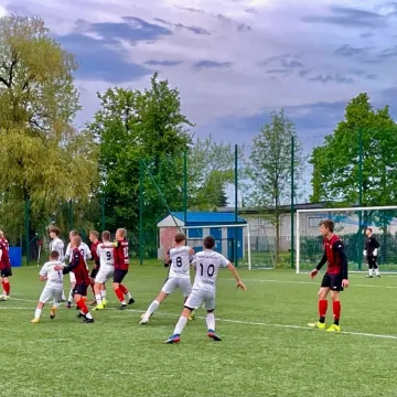 Sporting Radomsko wygrywa wysoko w Wieluniu