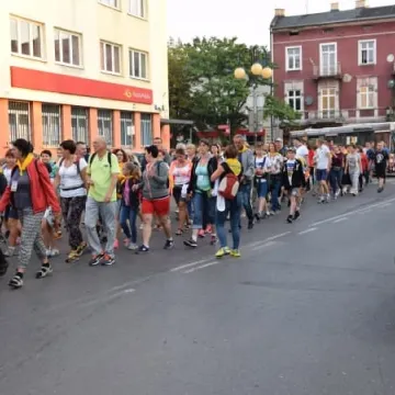 Wierni z Radomska wyruszyli na Jasną Górę