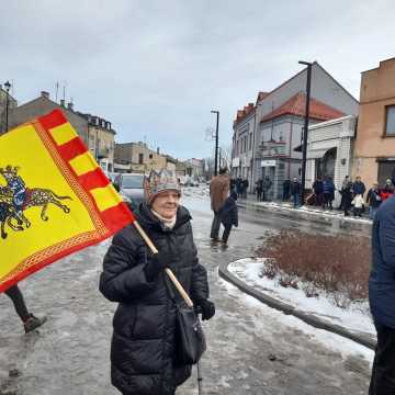 [WIDEO] Orszak Trzech Króli 2025 w Radomsku. „Kłaniajcie się królowie!”