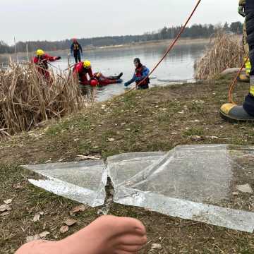 [WIDEO] Bezpieczeństwo podczas ferii zimowych. Apel o rozwagę na lodzie