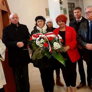 Kwiaty od Anny Milczanowskiej w rocznicę katastrofy smoleńskiej