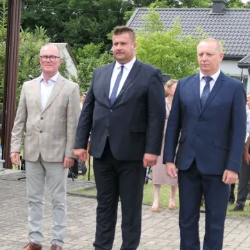 W Kocierzowach oddano hołd żołnierzom i lotnikom 1944 roku