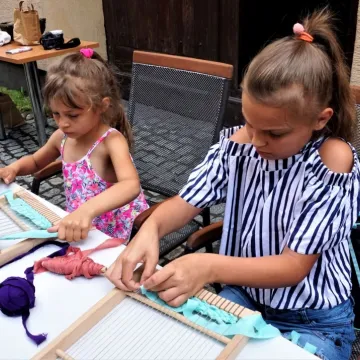 „Tkanie na ramkach” w muzeum w Radomsku