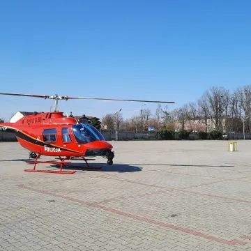 Radomsko: Policyjny helikopter w akcji