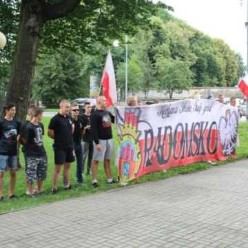 Kibice RKS Radomsko i ONR uczcili 72. rocznicę wybuchu Powstania Warszawskiego
