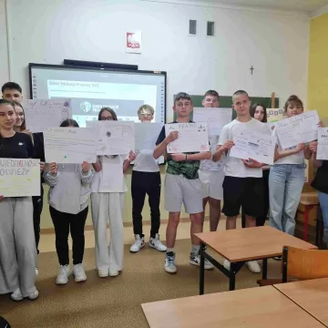 Hejt, trolling i memy. Lekcja prawa w Dobryszycach